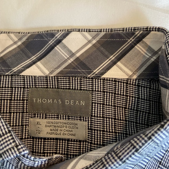 Thomas Dean Perfect condition Men’s XL navy and white button down. Quiet luxury. - Picture 6 of 8